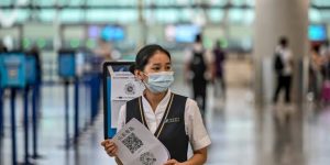 COVID-19 : La Chine appelle à un système de QR code pour vérifier l'état de santé des voyageurs ​